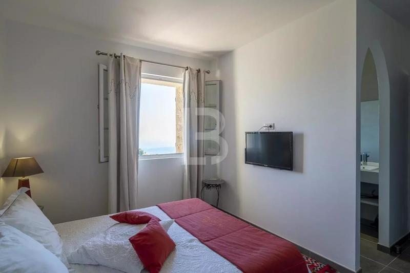 Mas - 220 m² - 6 pièces