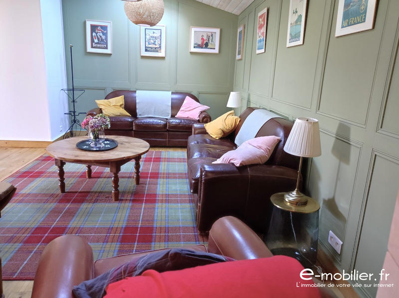 Maison - 183 m² - 8 pièces