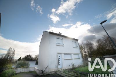 Maison - 90 m² - 4 pièces