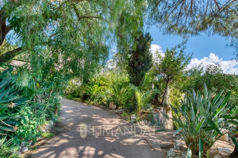 Villa - 475 m² - 12 pièces