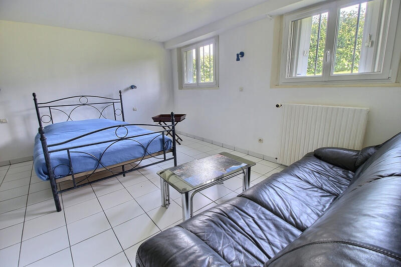 Maison - 227 m² - 8 pièces