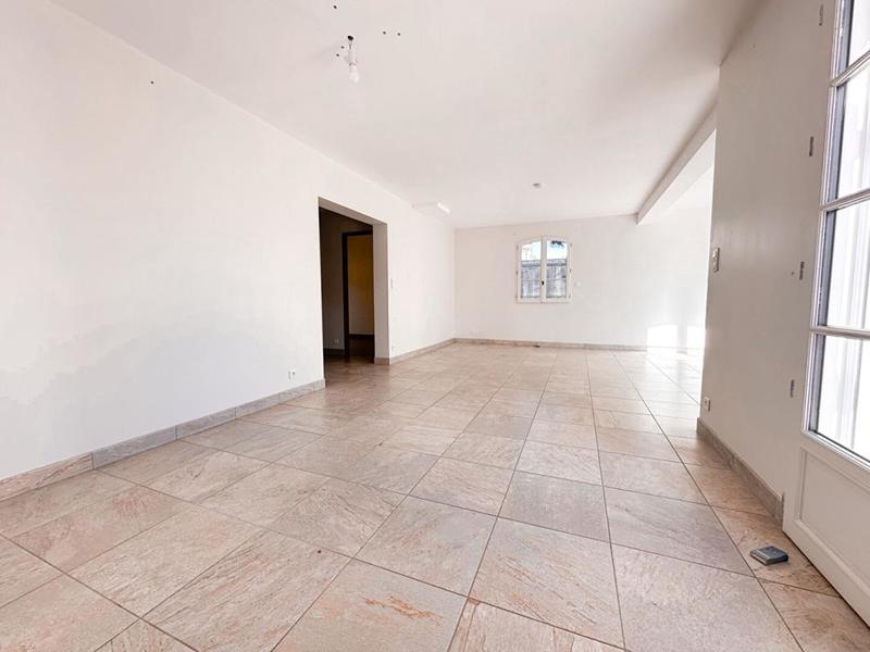 Maison - 196 m² - 8 pièces