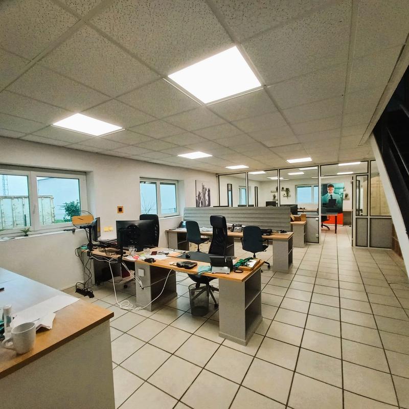 Local d'activités - 691 m²