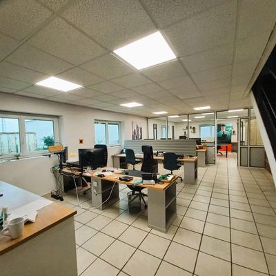 Local d'activités - 691 m²