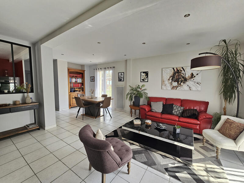 Maison - 96 m² - 4 pièces