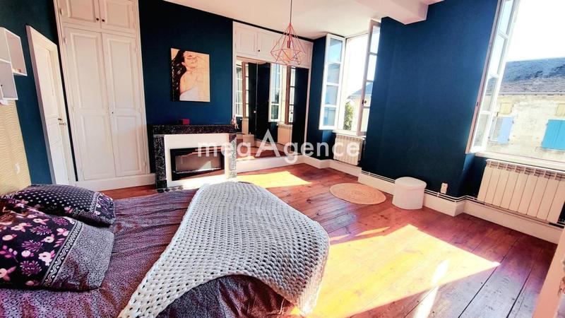 Maison - 367 m² - 14 pièces