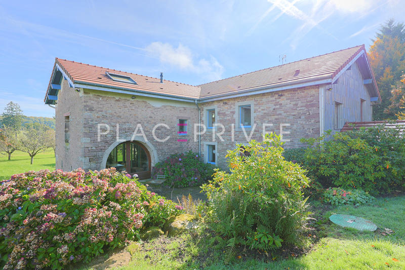 Maison - 300 m² - 12 pièces