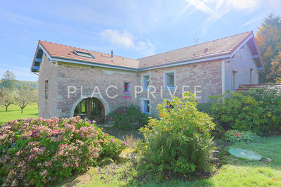 Maison - 300 m² - 12 pièces