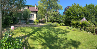 Maison - 192 m² - 8 pièces