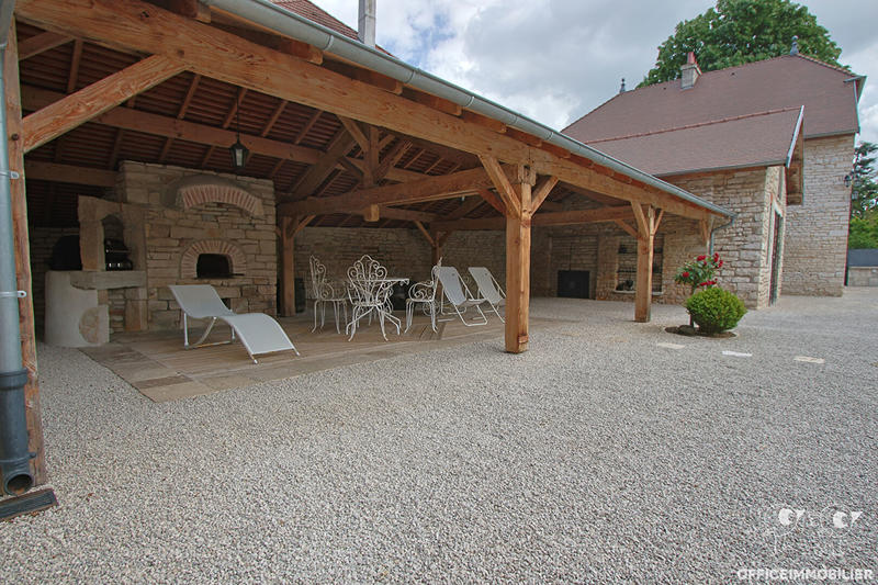 Maison - 380 m² - 9 pièces