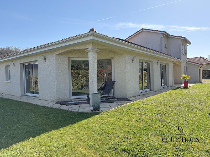 Maison - 250 m² - 5 pièces