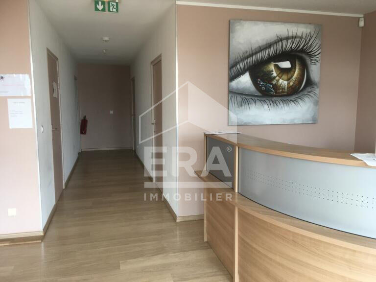 Local commercial - 113 m² - 5 pièces