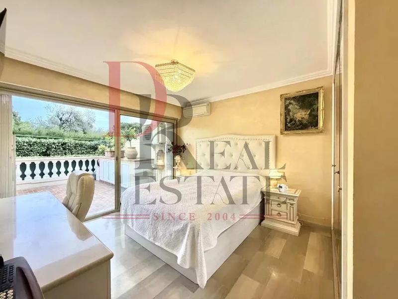 Appartement - 158 m² - 5 pièces