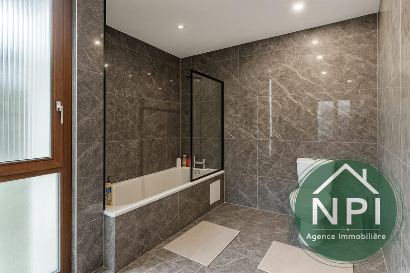 Appartement - 120 m² - 6 pièces