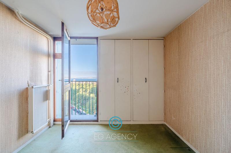 Appartement - 90 m² - 4 pièces