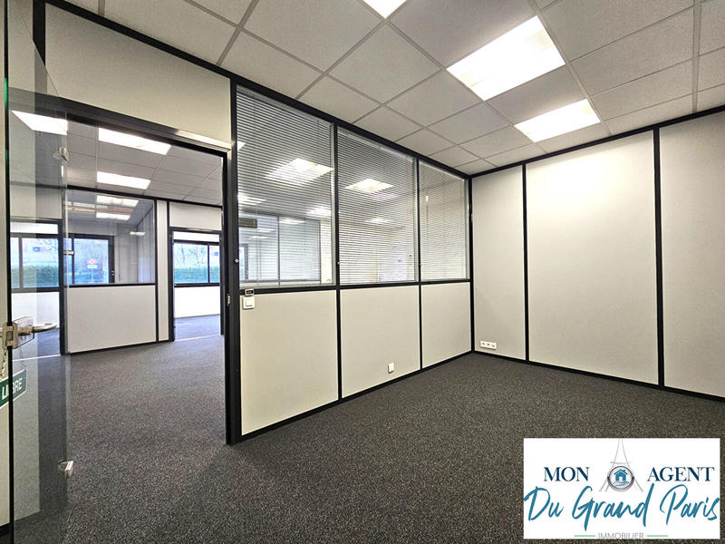 Bureau - 186 m² - 8 pièces