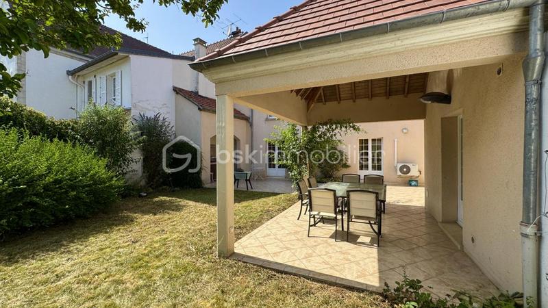 Maison de ville - 210 m² - 7 pièces