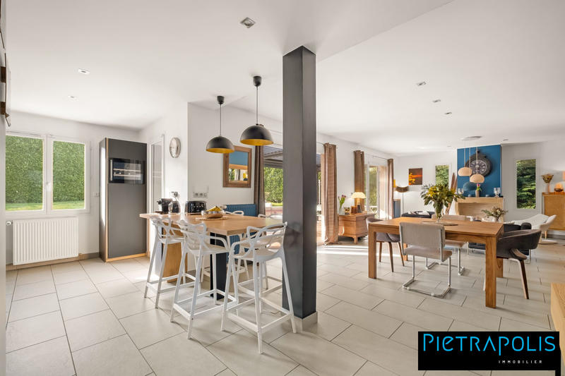 Maison contemporaine - 226 m² - 8 pièces
