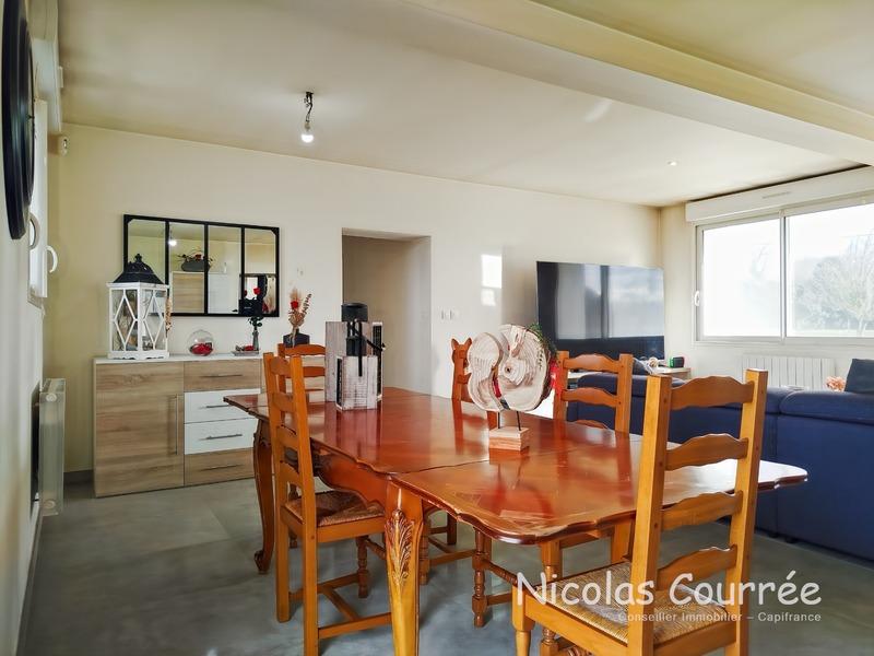 Maison - 240 m² - 8 pièces