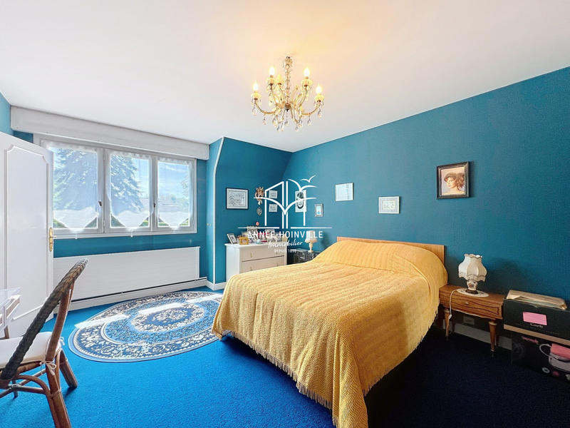 Villa - 266 m² - 8 pièces