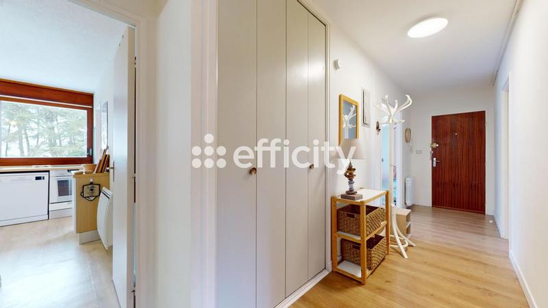 Appartement - 92 m² - 5 pièces