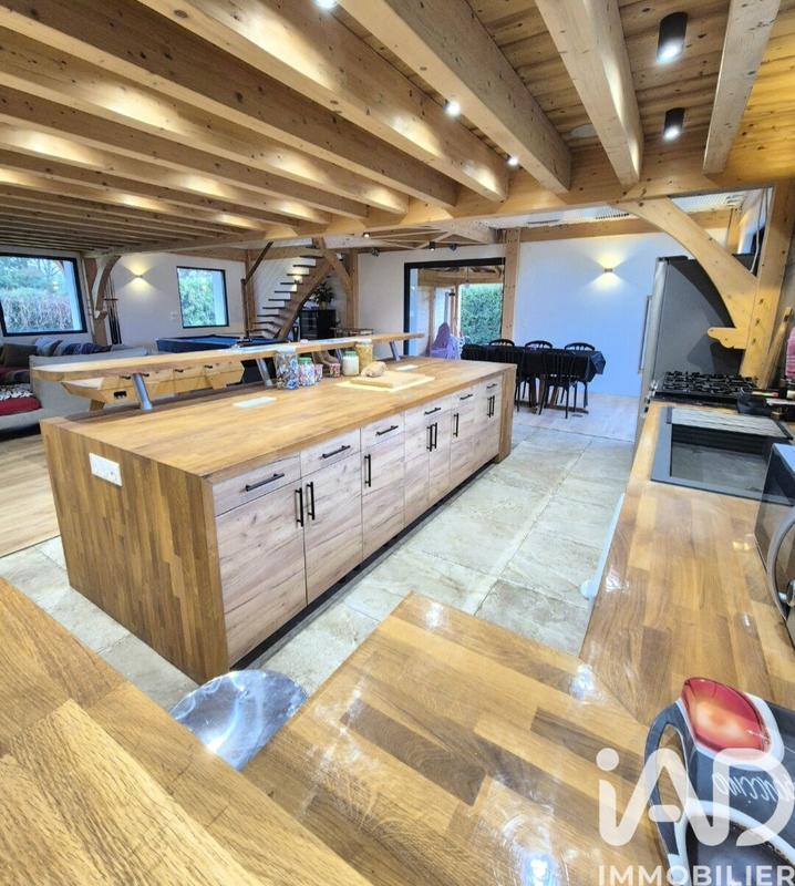 Maison - 180 m² - 5 pièces