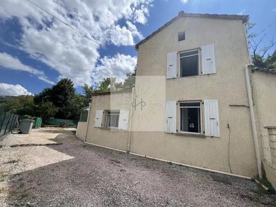 Maison - 108 m² - 5 pièces