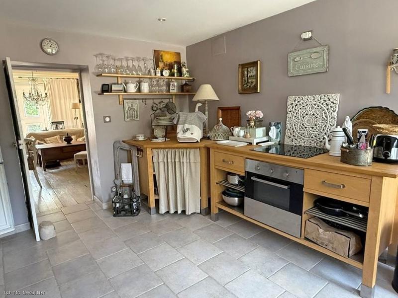 Maison en pierre - 228 m² - 7 pièces