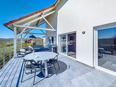 Villa - 311 m² - 7 pièces