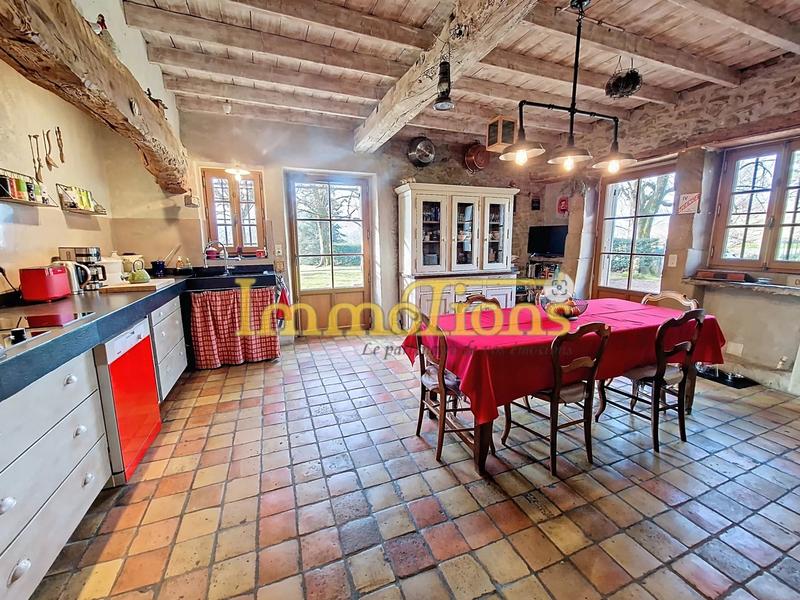 Propriété - 268 m² - 7 pièces