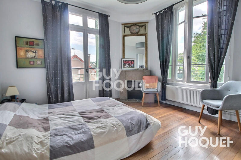 Maison - 180 m² - 7 pièces