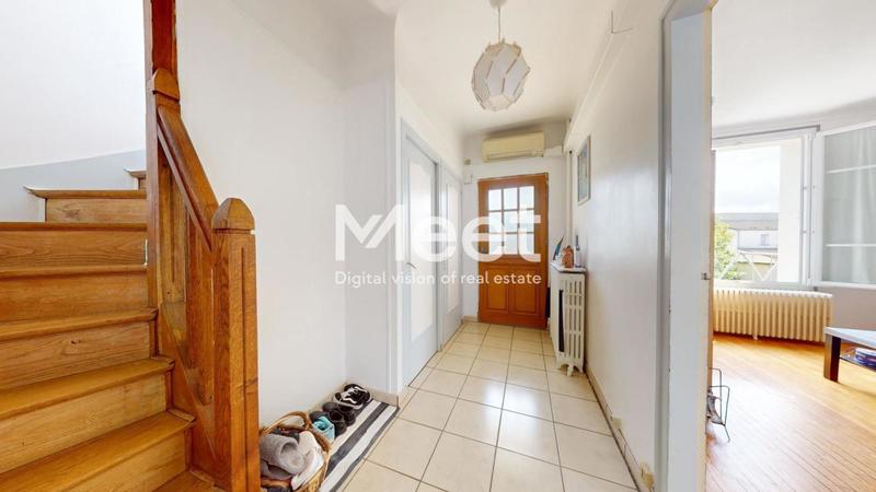 Maison - 99 m² - 6 pièces