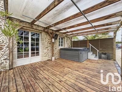 Maison - 208 m² - 6 pièces