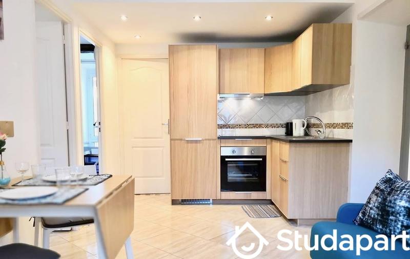 Chambre - 12 m² - 1 pièce