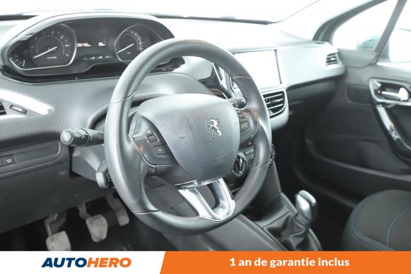 Peugeot 208 1.2 PureTech Signature 5p 82 ch