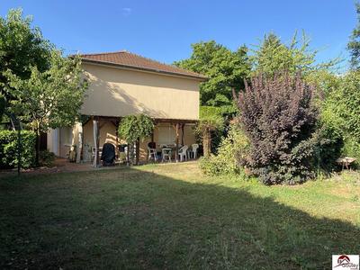 Maison traditionnelle - 139 m² - 7 pièces