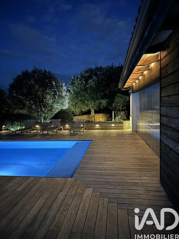 Maison - 295 m² - 11 pièces