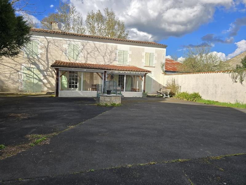 Maison - 180 m² - 7 pièces