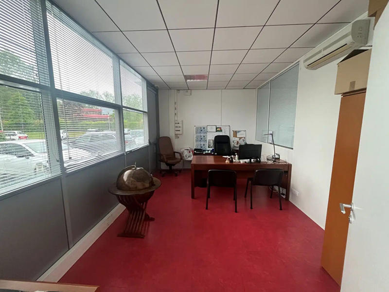 Bureau - 94 m² - 1 pièce