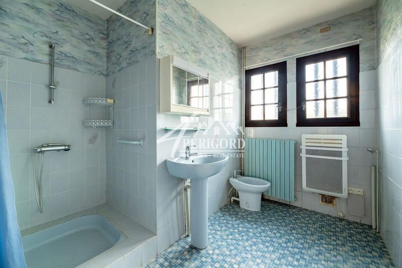 Maison traditionnelle - 200 m² - 8 pièces