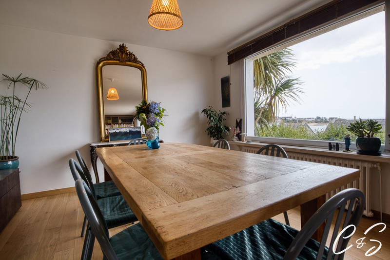 Maison - 161 m² - 6 pièces