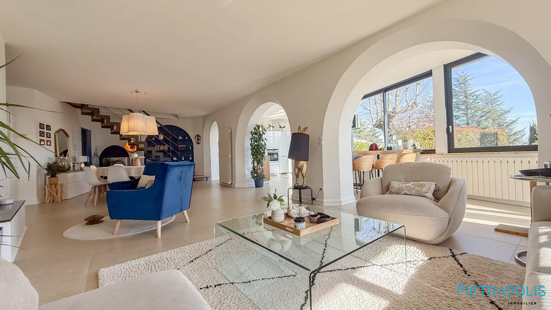 Maison ancienne - 247 m² - 9 pièces