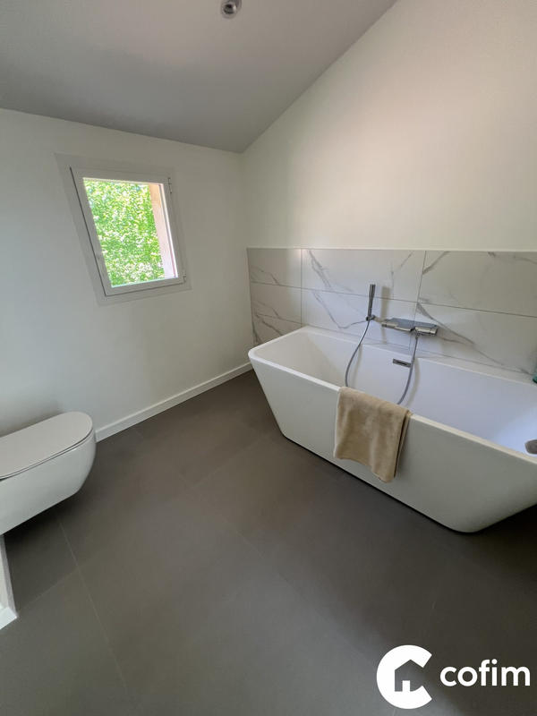 Maison traditionnelle - 150 m² - 6 pièces