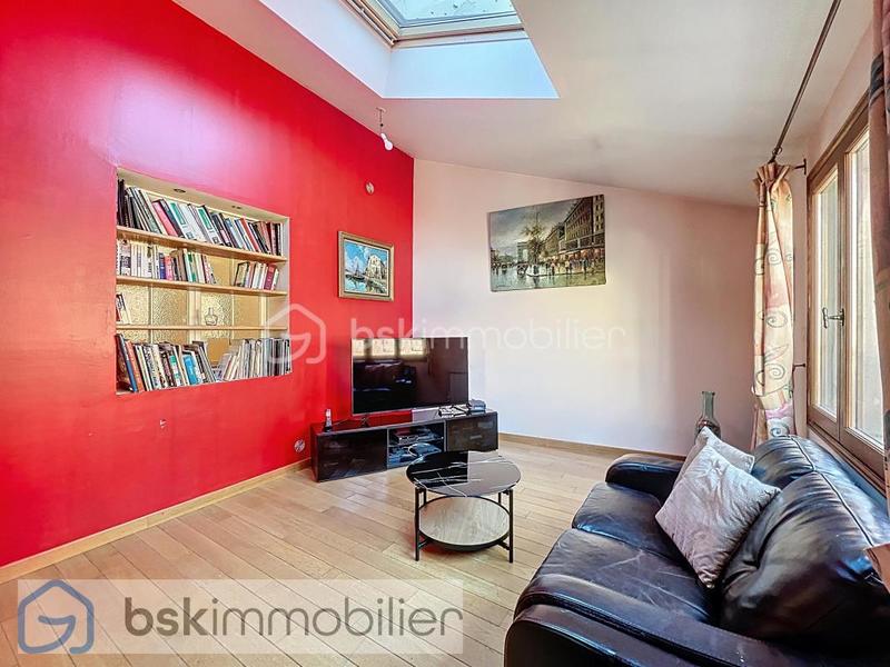 Maison traditionnelle - 215 m² - 10 pièces