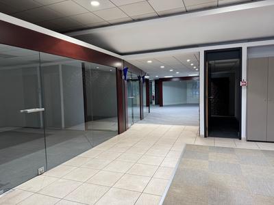 Local commercial - 320 m² - 10 pièces