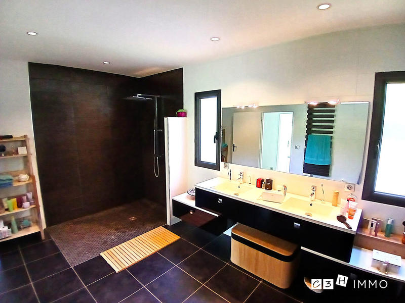 Maison contemporaine - 158 m² - 6 pièces