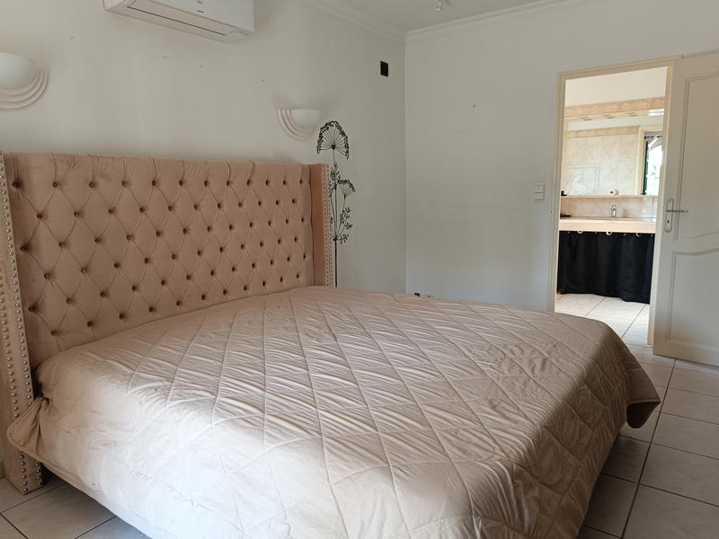 Maison - 208 m² - 8 pièces