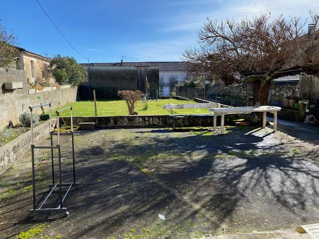 Maison - 280 m² - 6 pièces