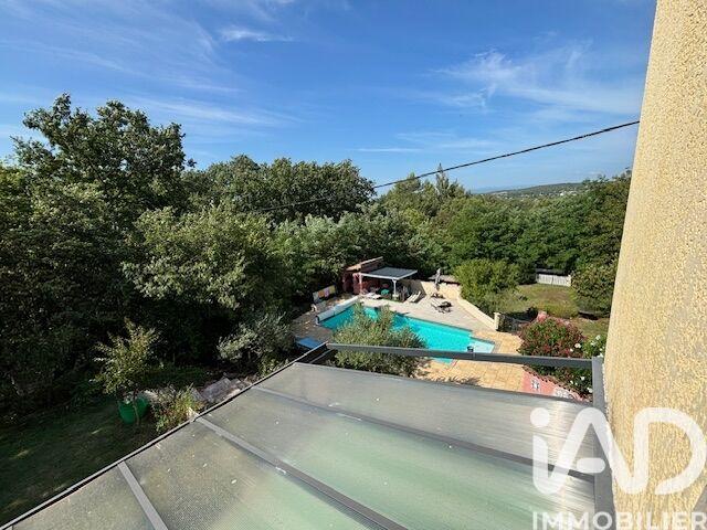 Maison - 200 m² - 8 pièces