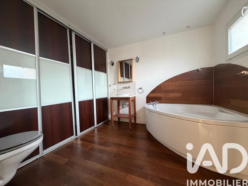 Maison - 122 m² - 5 pièces